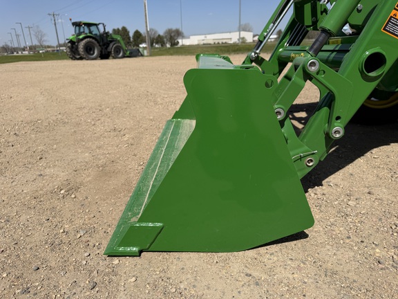 2025 John Deere 3039R - Photo18