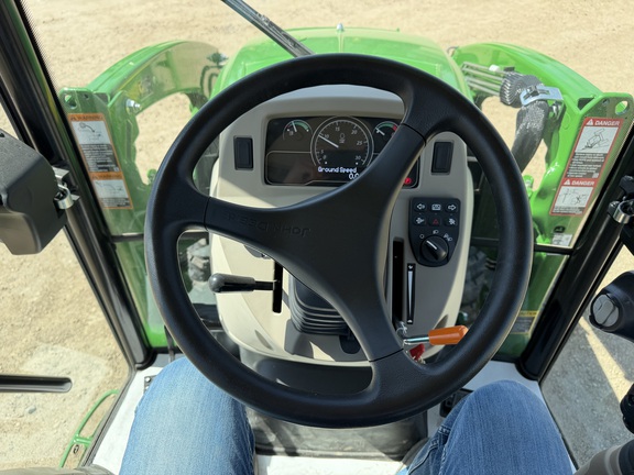 2025 John Deere 3039R - Photo28