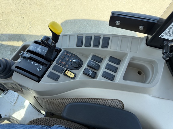 2025 John Deere 3039R - Photo32