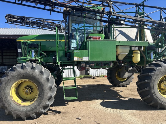 Used 1998 John Deere 4700 Self Propelled Sprayers at Horizon Ag & Turf in Wetaskiwin, AB - Photo1
