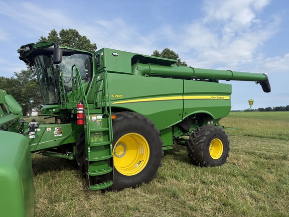 Photo of 2024 John Deere S780
