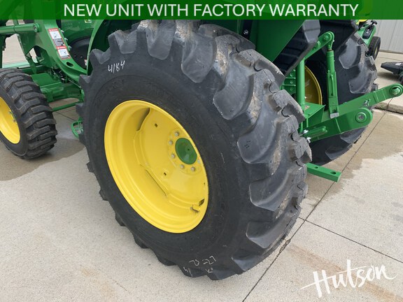 Photo of 2025 John Deere 4066M