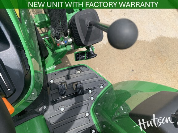 Photo of 2025 John Deere 4066M