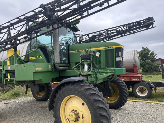1998 John Deere 4700 (3rd thumbnail)