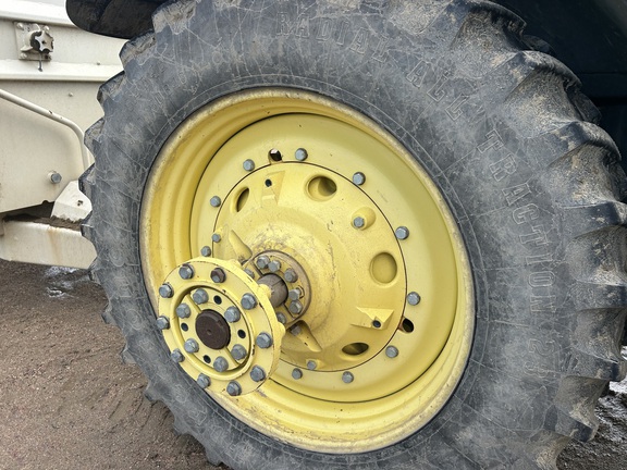 2011 John Deere 7230R (19th thumbnail)