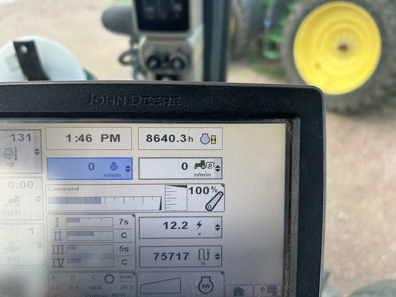 2011 John Deere 7230R (9th thumbnail)