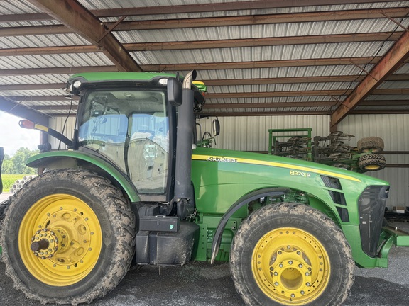 Photo of 2010 John Deere 8270R