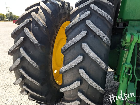Photo of 2010 John Deere 8270R