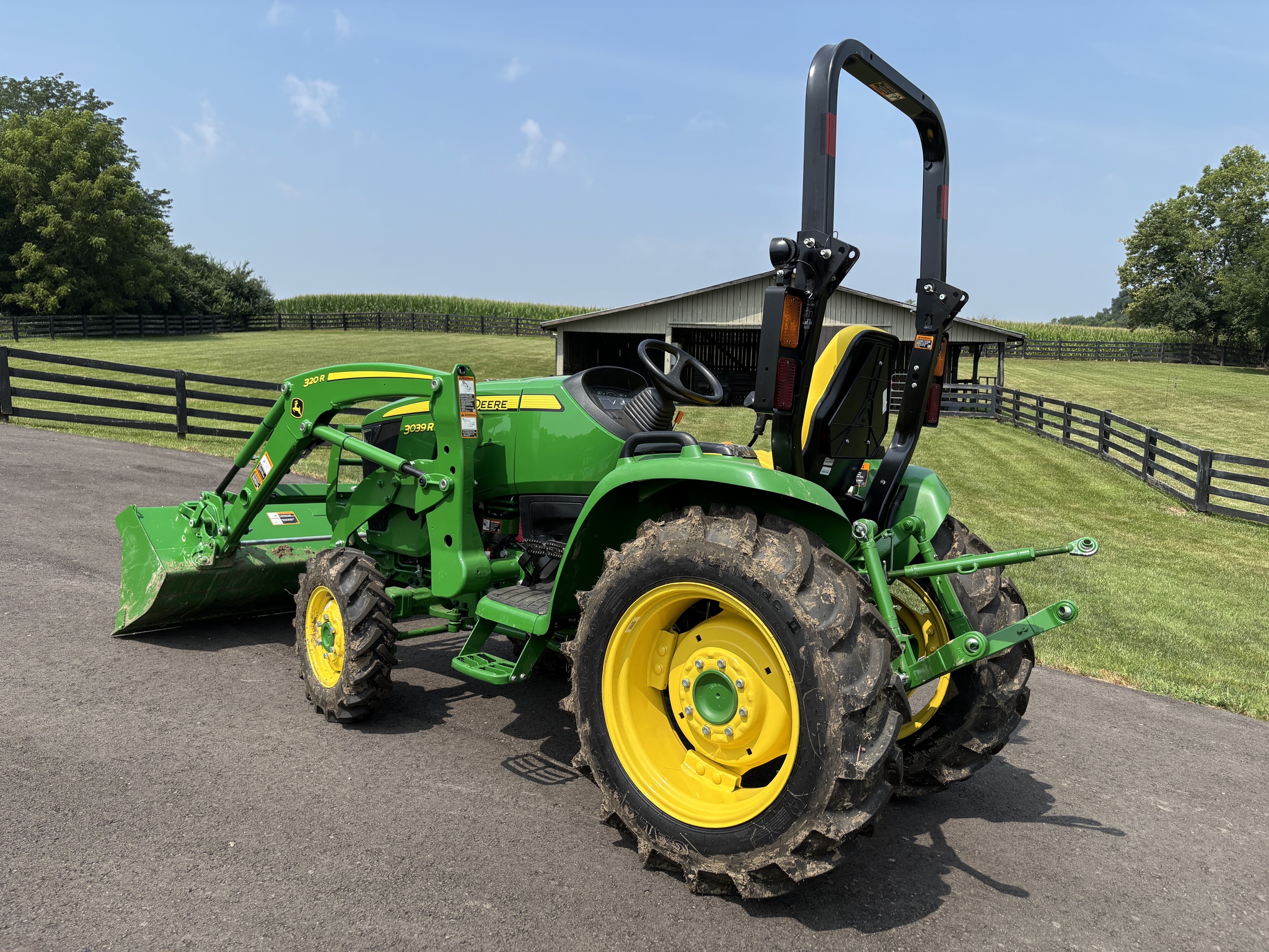 Used 2024 John Deere 3039R Compact Utility Tractors at Koenig Equipment in Oxford, OH - PhotoXL2