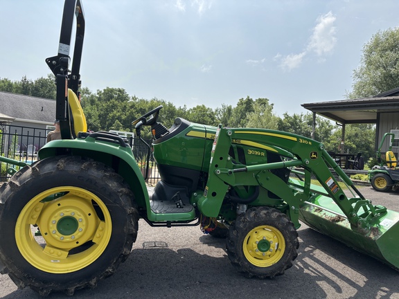 Used 2024 John Deere 3039R Compact Utility Tractors at Koenig Equipment in Oxford, OH - Photo5