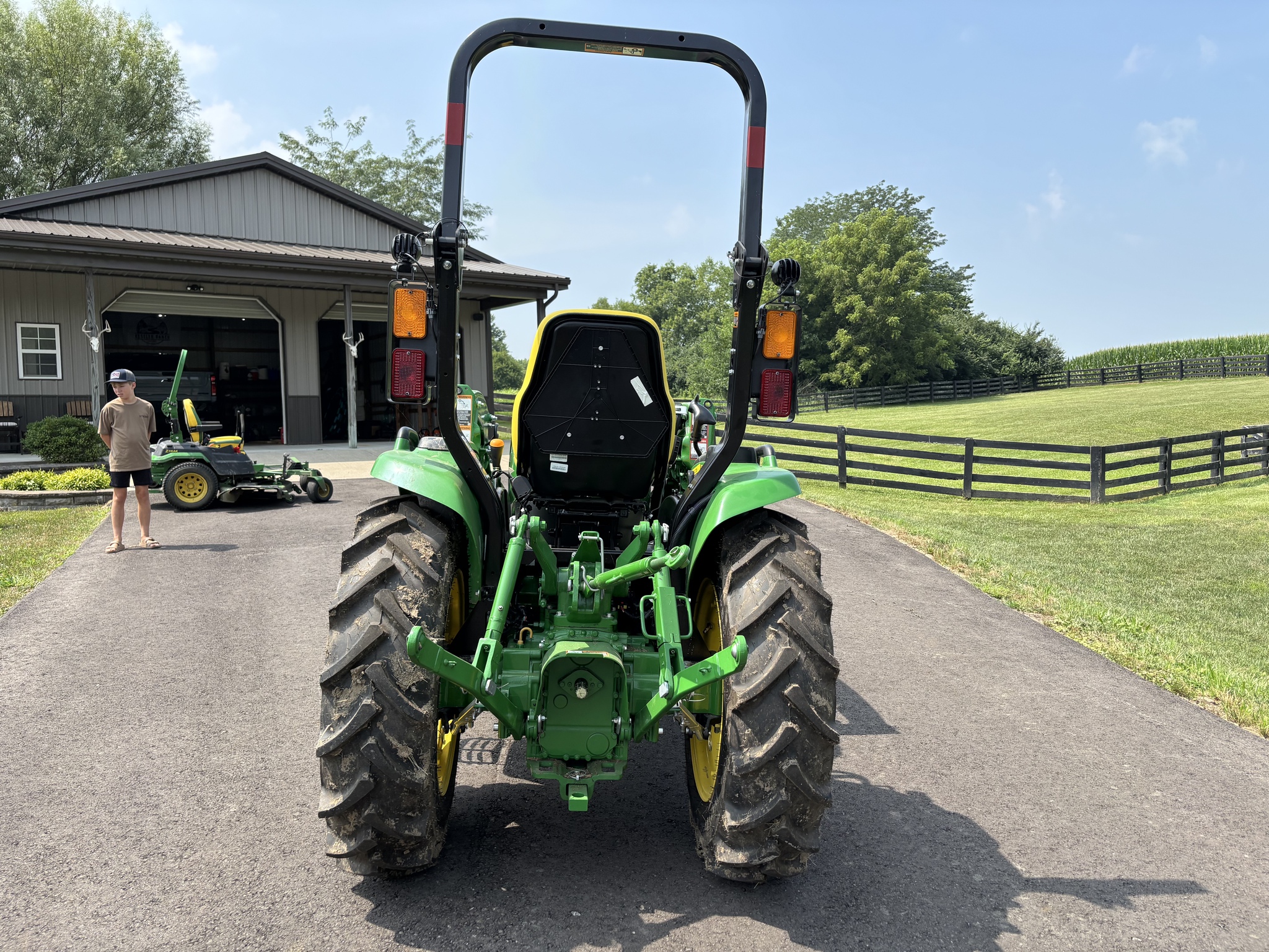 Used 2024 John Deere 3039R Compact Utility Tractors at Koenig Equipment in Oxford, OH - PhotoXL3