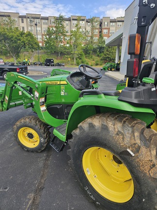 2025 John Deere 3032E-2