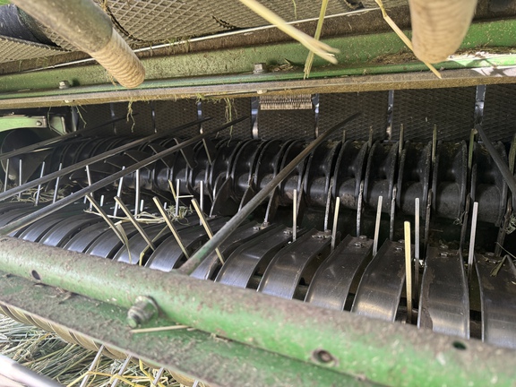 Used 2014 John Deere 569 Premium Round Balers at Horizon Ag & Turf in Vermilion, AB - Photo5