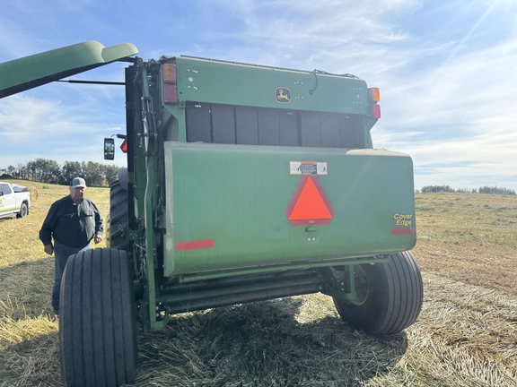 Used 2014 John Deere 569 Premium Round Balers at Horizon Ag & Turf in Vermilion, AB - Photo8