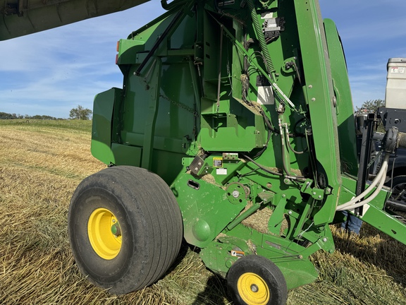 Used 2014 John Deere 569 Premium Round Balers at Horizon Ag & Turf in Vermilion, AB - Photo9