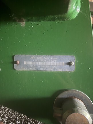 2012 John-Deere 2210
