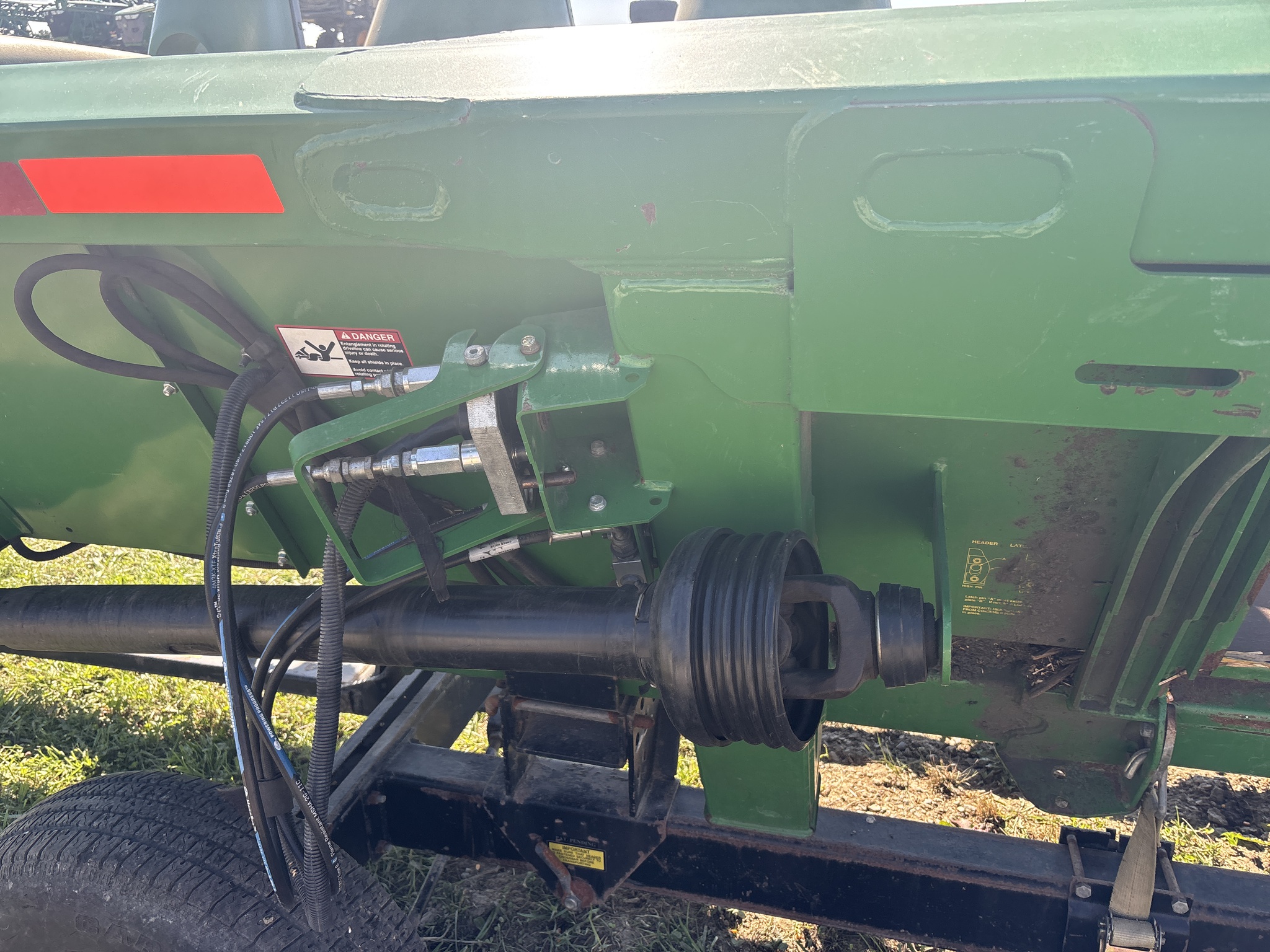 Used 2013 John Deere 608C Corn and Row Crop headers at Koenig Equipment in Anna, OH - PhotoXL5