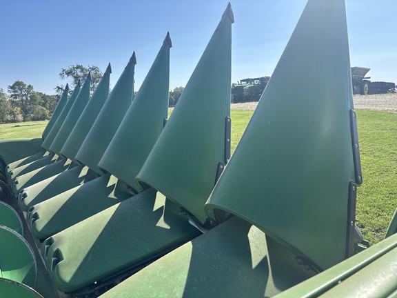Used 2013 John Deere 608C Corn and Row Crop headers at Koenig Equipment in Anna, OH - Photo12