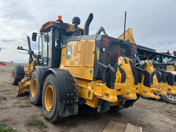 2023 John Deere 872G