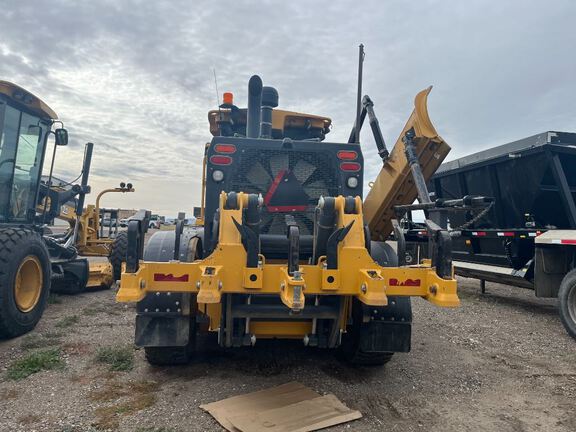 2023 John Deere 872G