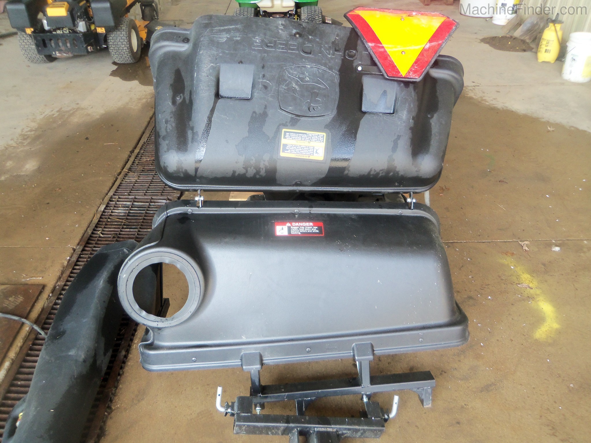 2016 John Deere 3 Bag System Image 3