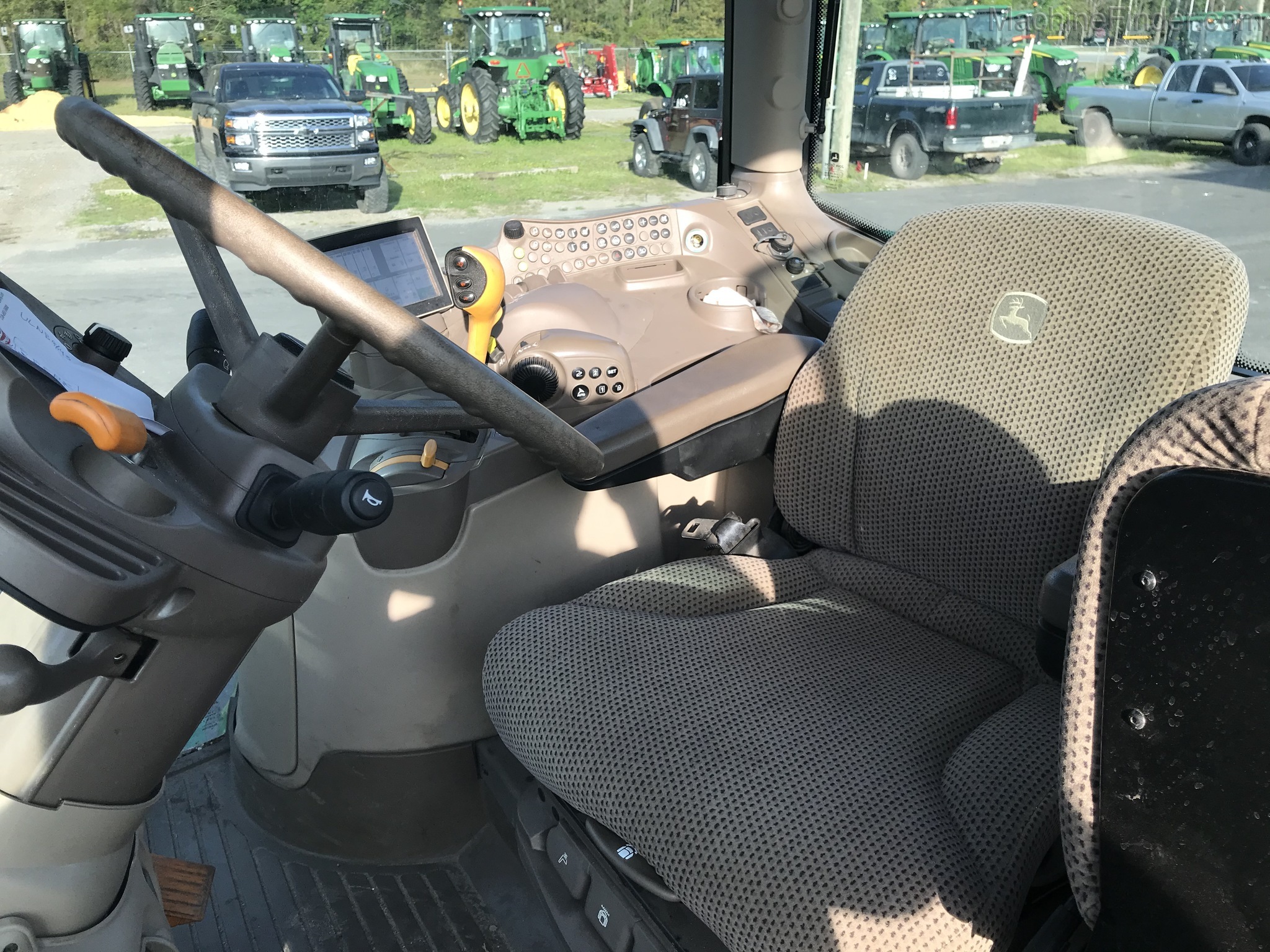 2017 John Deere 6145R Image 4