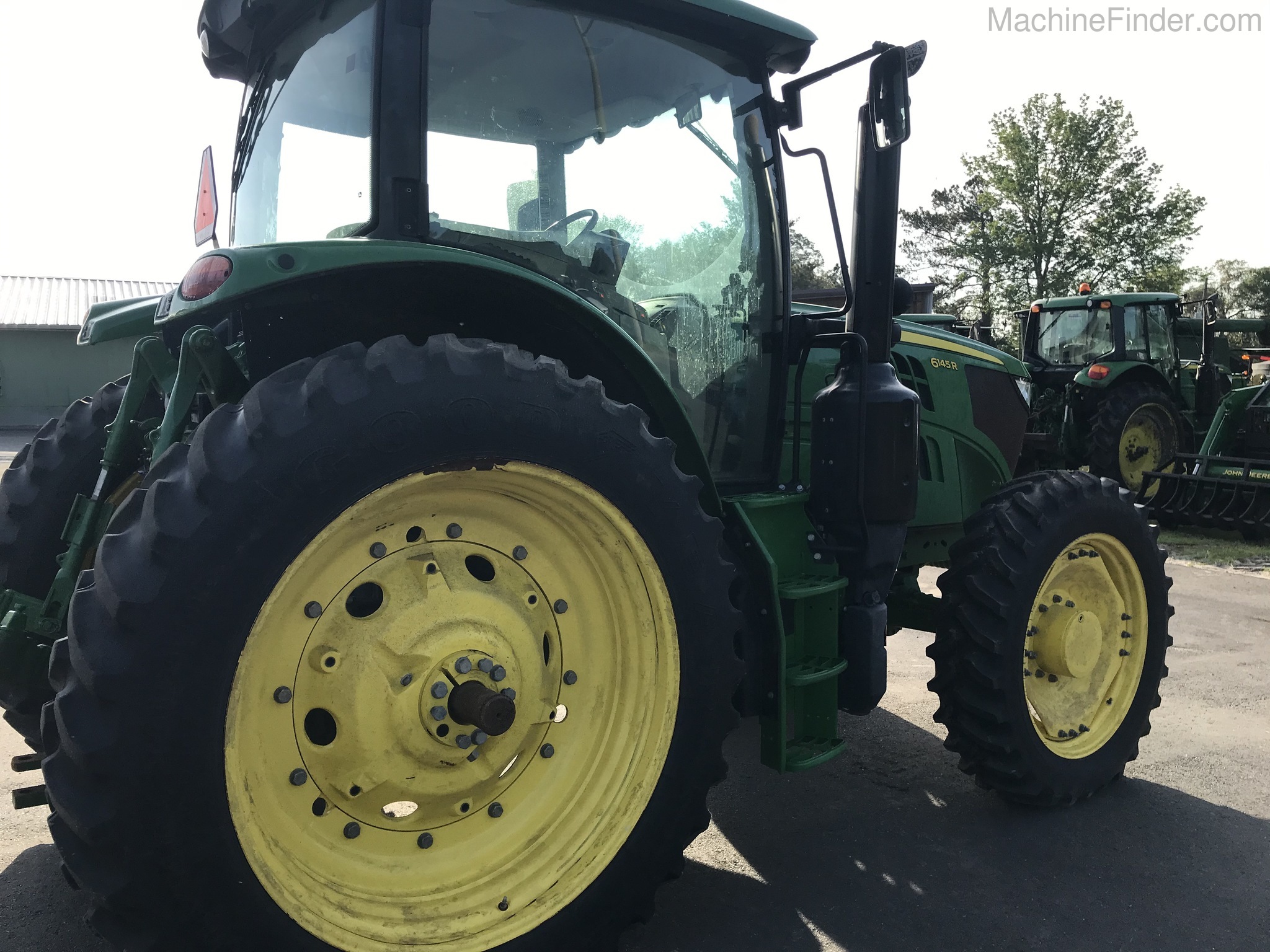 2017 John Deere 6145R Image 9