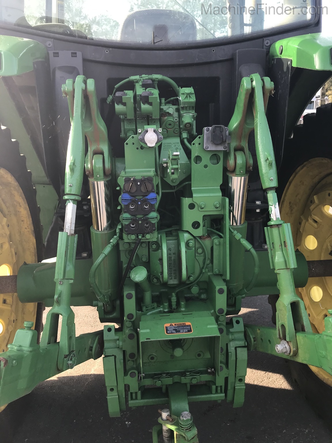 2017 John Deere 6145R Image 8