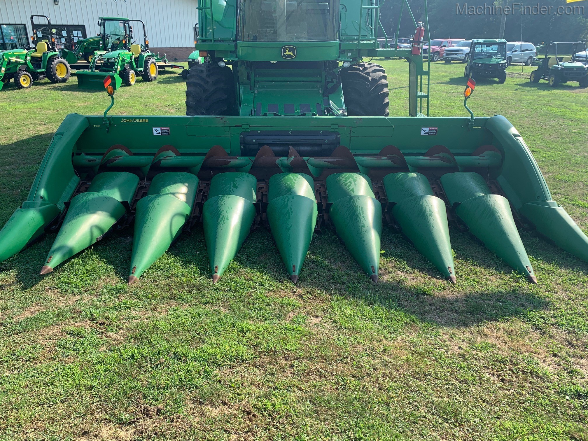 2008 John Deere 608C Image 2