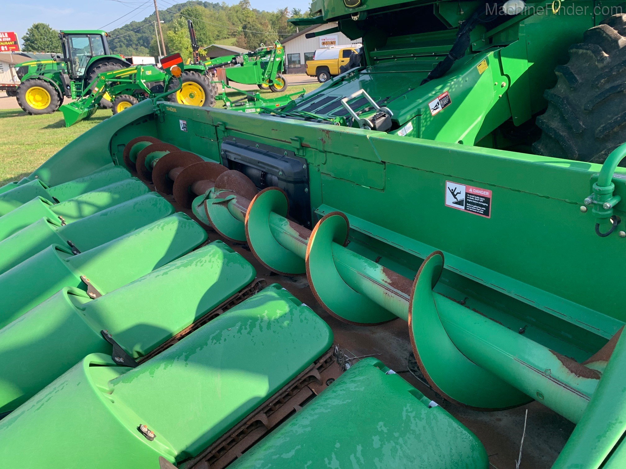 2008 John Deere 608C Image 7