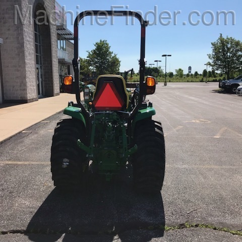 2020 John Deere 3033R Image 5