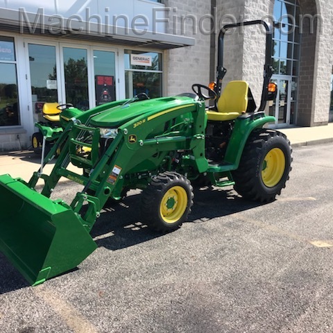 2020 John Deere 3033R Image 4