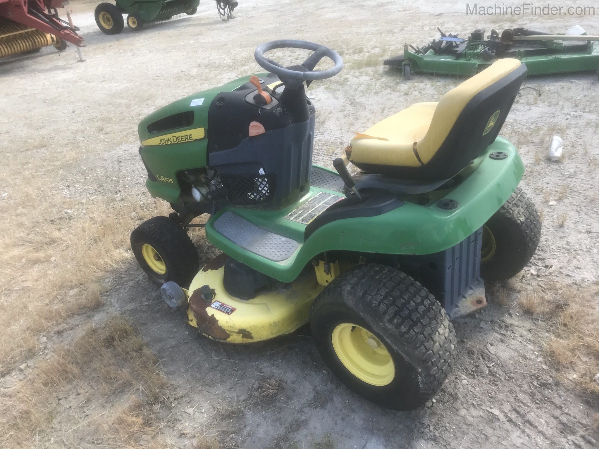 2010 John Deere LA105 Image 2