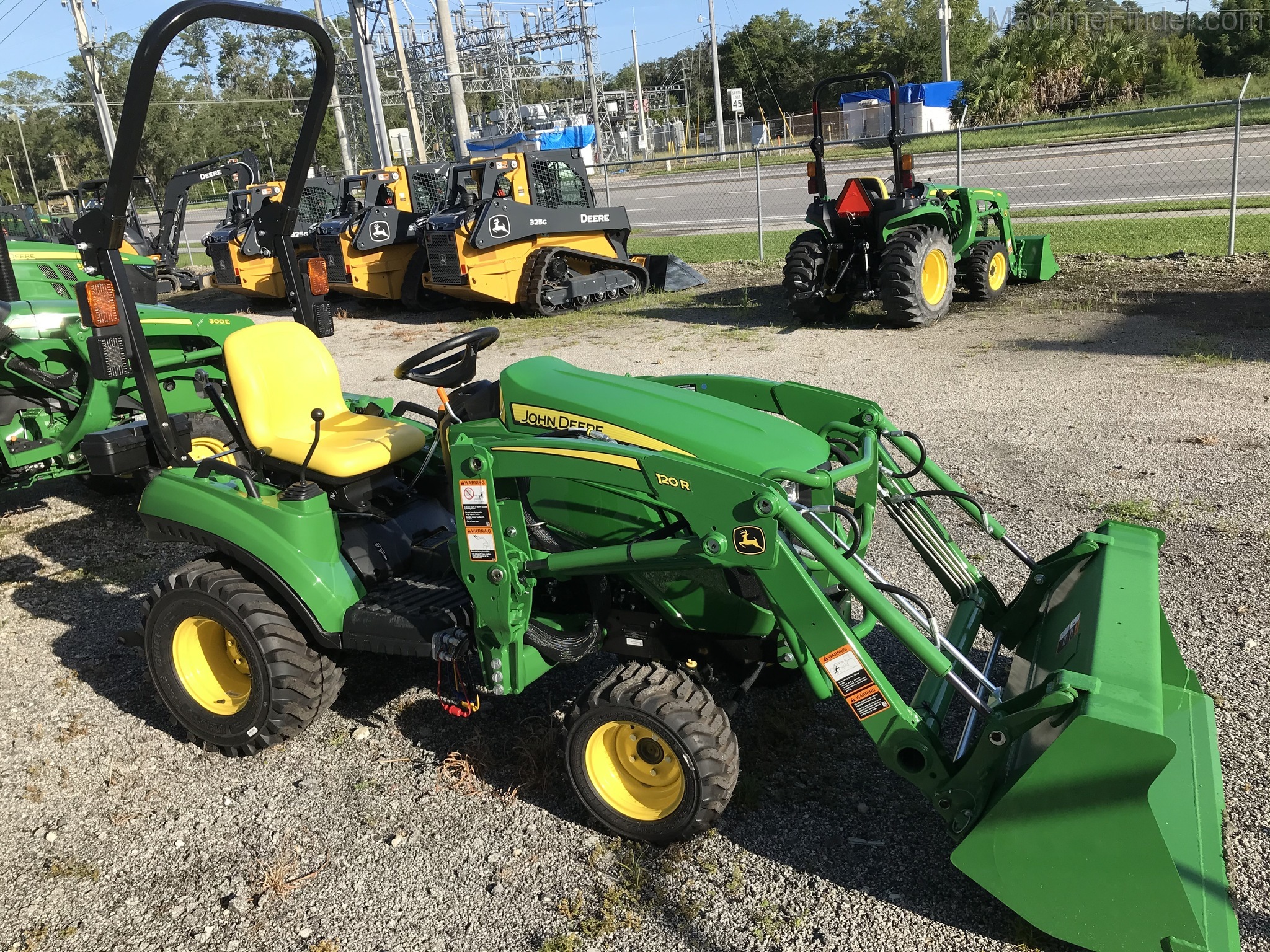 2020 John Deere 1023E Image 3