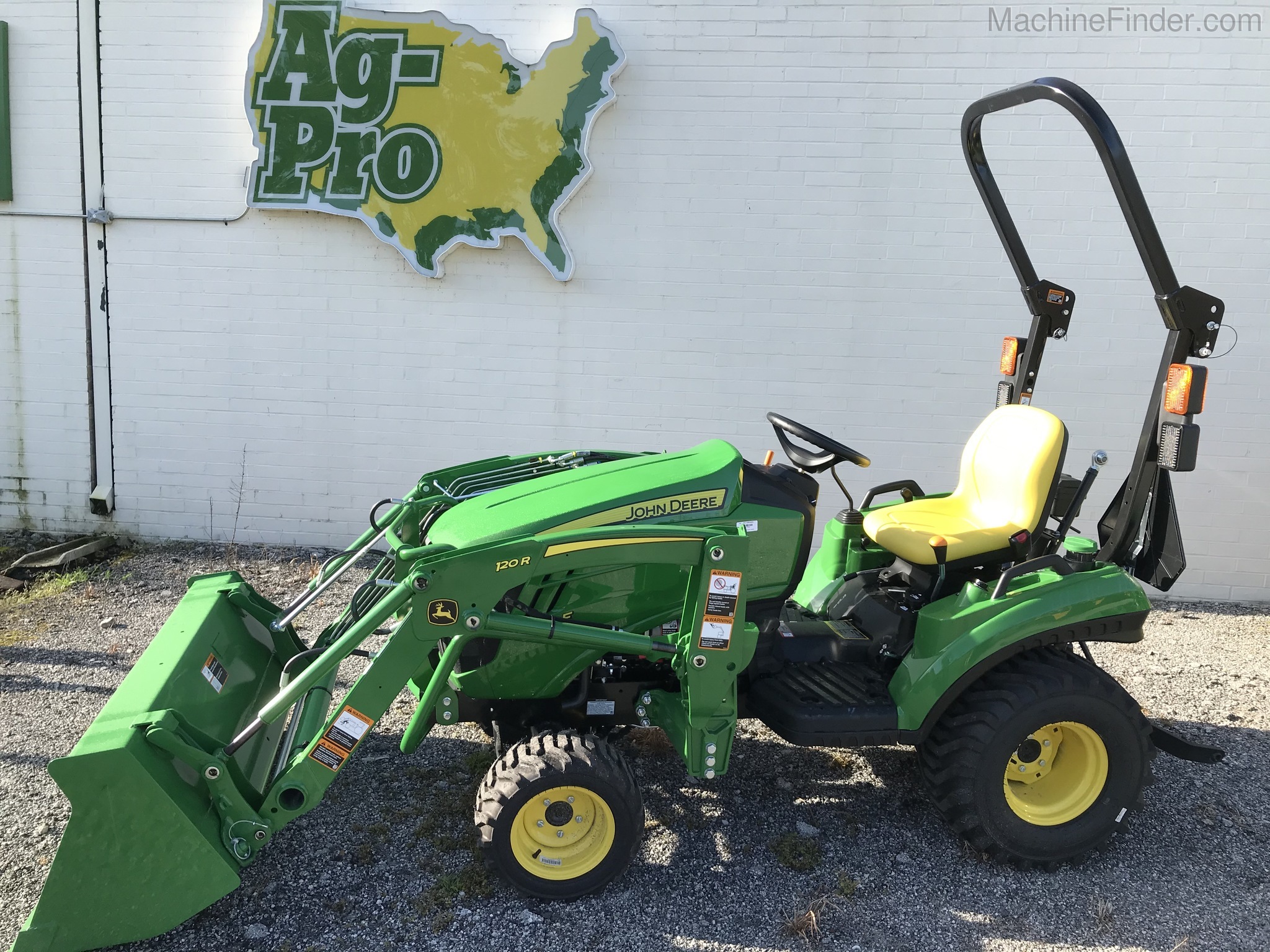 2020 John Deere 1023E Image 1