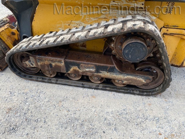 2014 John Deere 323E Image 5