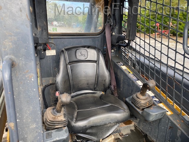 2014 John Deere 323E Image 7