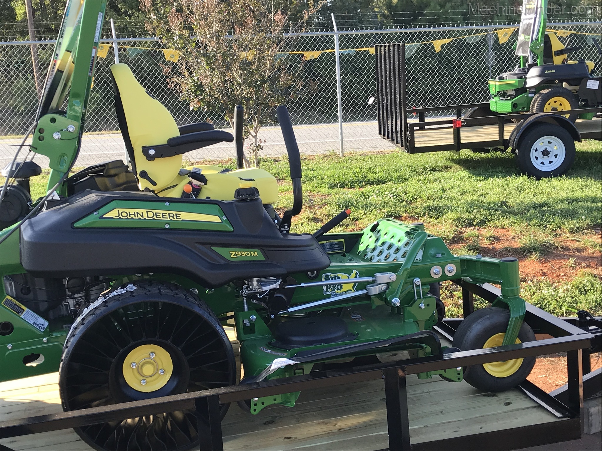 2020 John Deere Z930M Image 4