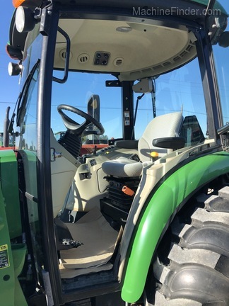 2016 John Deere 4066R Image 4