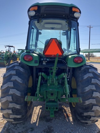 2016 John Deere 4066R Image 3