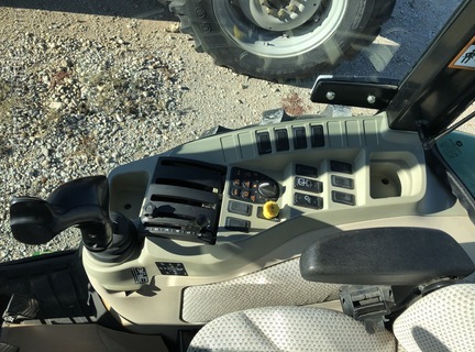 2016 John Deere 4066R Image 5