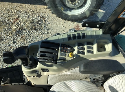 2016 John Deere 4066R Image 5