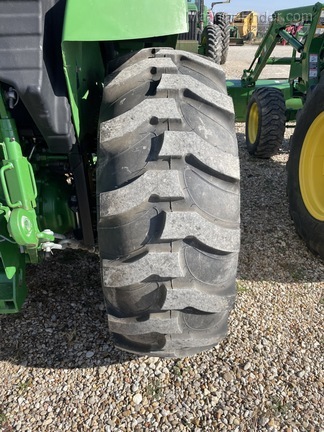 2015 John Deere 4066M Image 5
