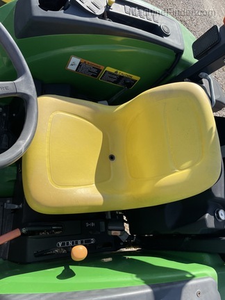 2015 John Deere 4066M Image 8