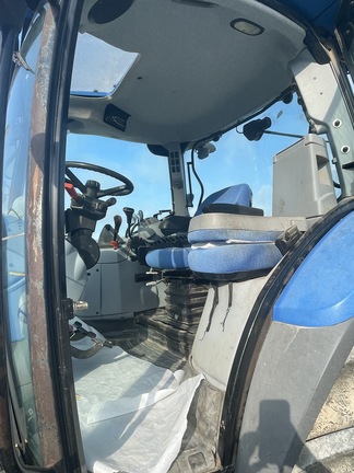 New Holland T6030 Image 4