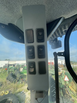 New Holland T6030 Image 14