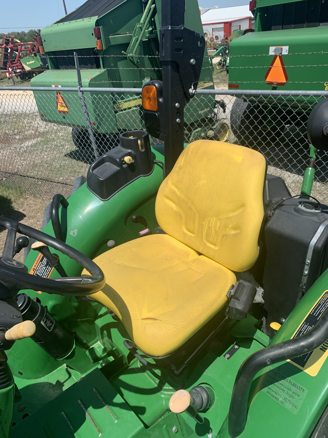 2015 John Deere 5065E Image 3
