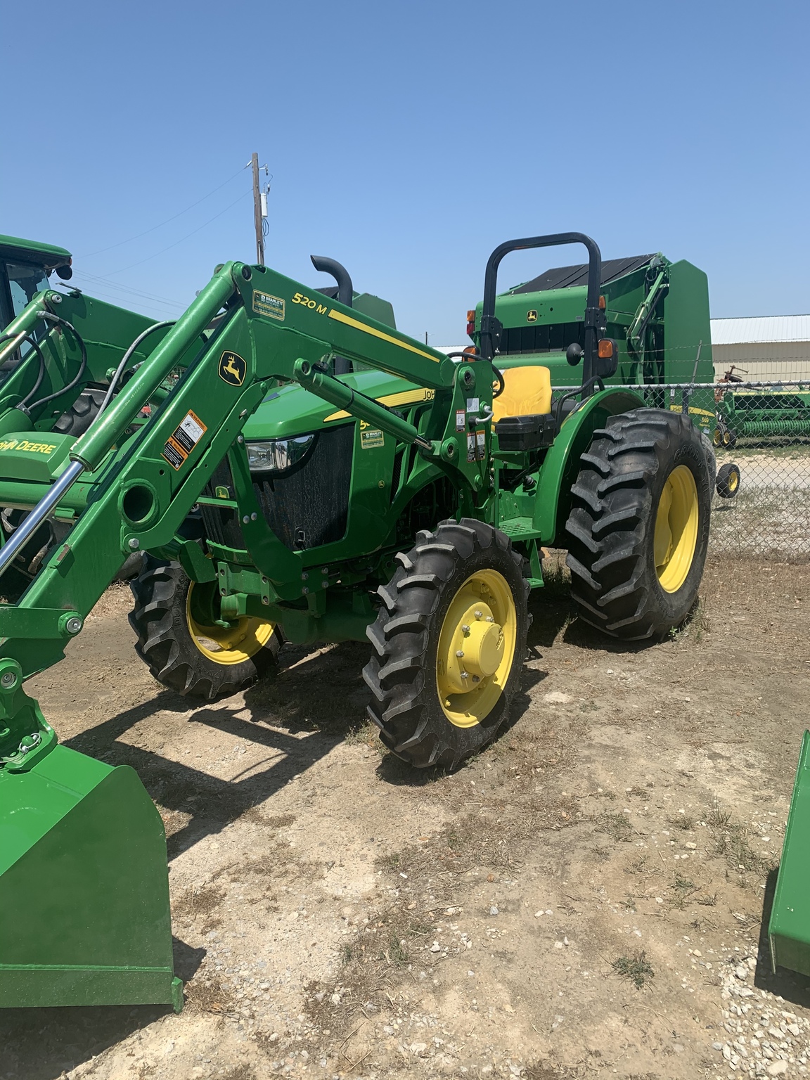 2015 John Deere 5065E Image 1