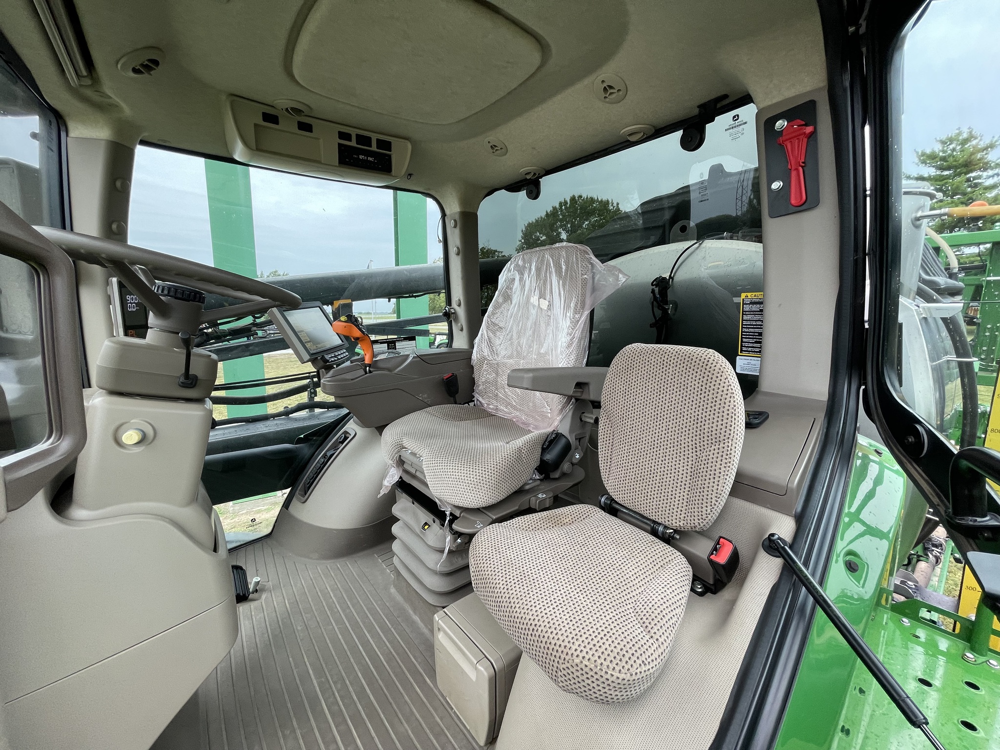  2019 John Deere R4044 at Heritage Tractor in Lockwood, MO