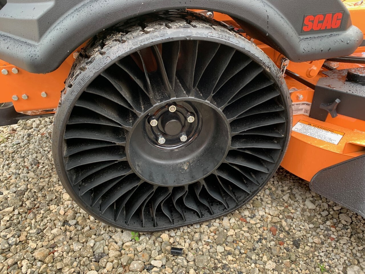 2022 Scag SCZII61V-38FXEFI Image 3